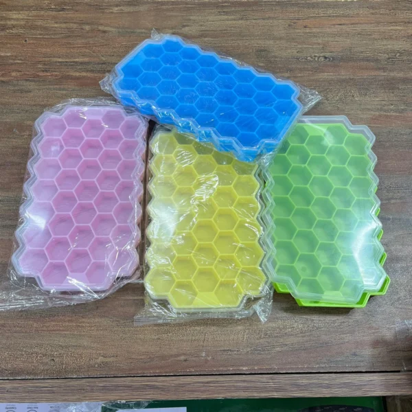Honey Cube Honeycomb Tray 37 Silicone Ice Cube Mold with Lid | BPA-Free Easy Release Ice Tray